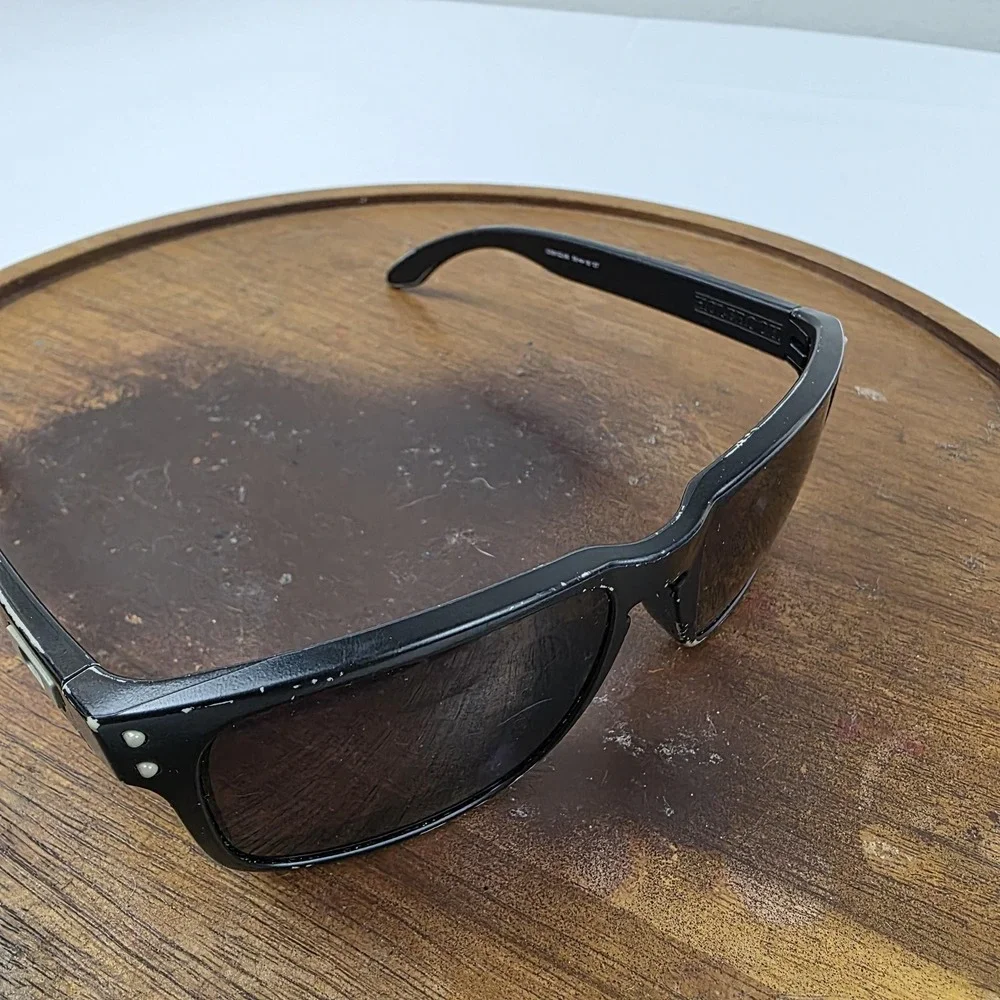 Oakley Holbrook Sunglasses Mens 55-18-137 Black Gray Tinted Patriotic OO9102-96